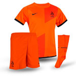 Oranje shirt thuis